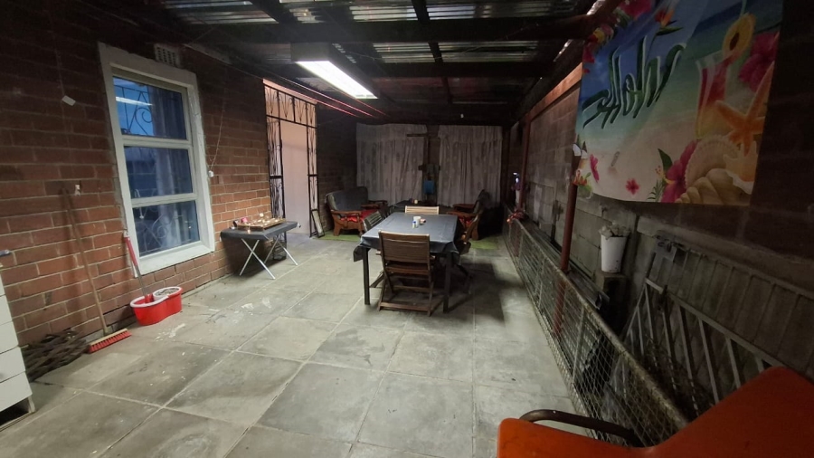 3 Bedroom Property for Sale in Lentegeur Western Cape